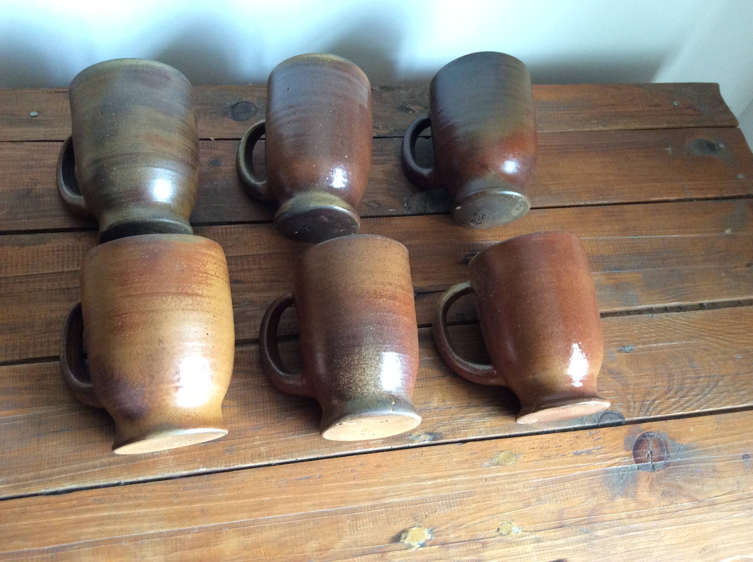 6 stoneware mugs