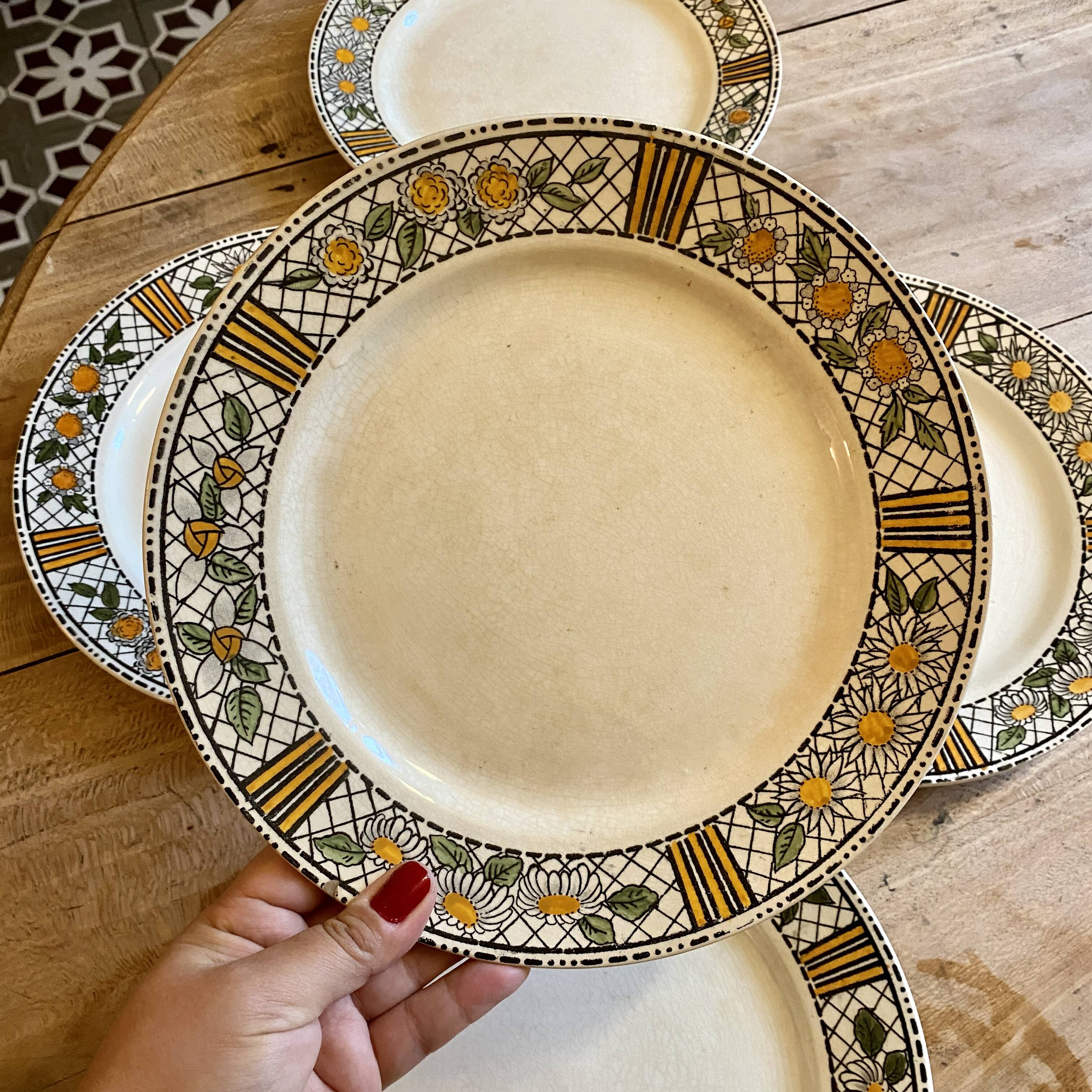 Set of 6 vintage flat plates model Elisabeth from HBCM
