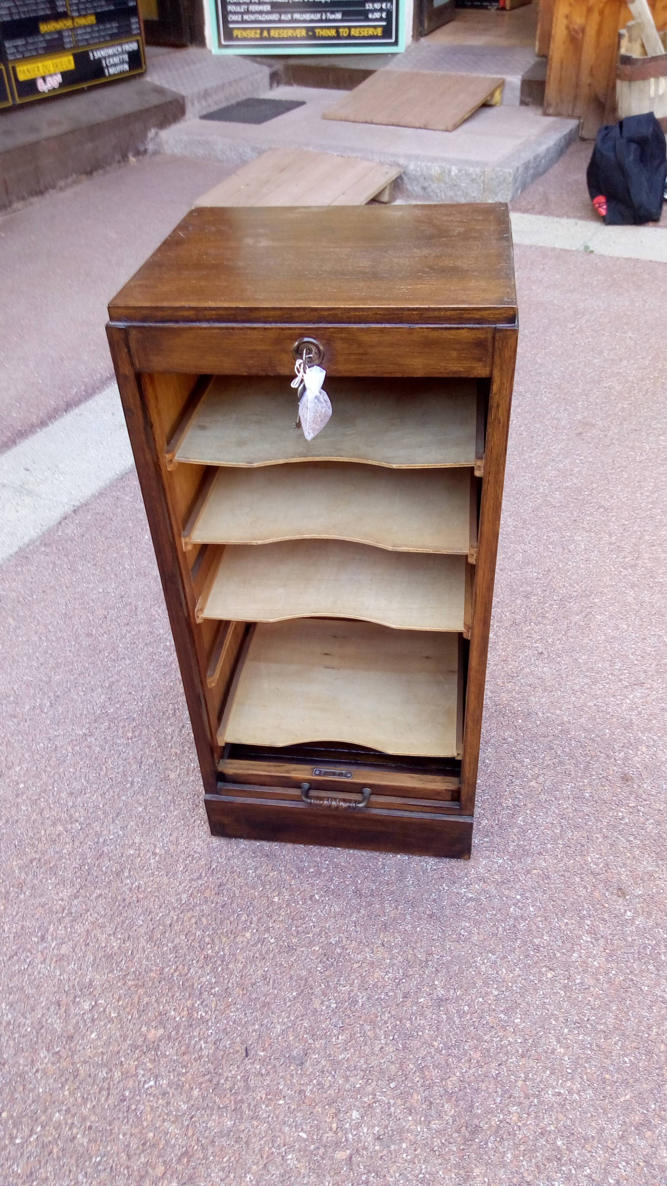 Oak curtain Binder