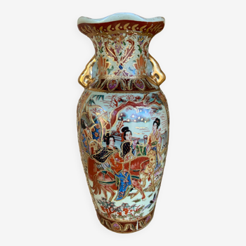 Chinese porcelain vase Geishas