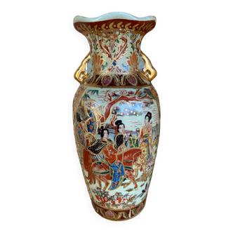 Chinese porcelain vase Geishas