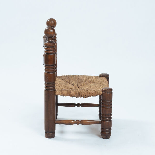 Chaise basse en bois avec assise en paille dans le style de Charles Dudouyt, années 1950