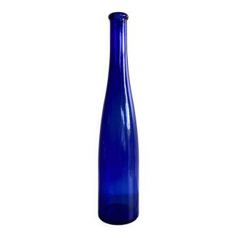 Bouteille en verre bleue