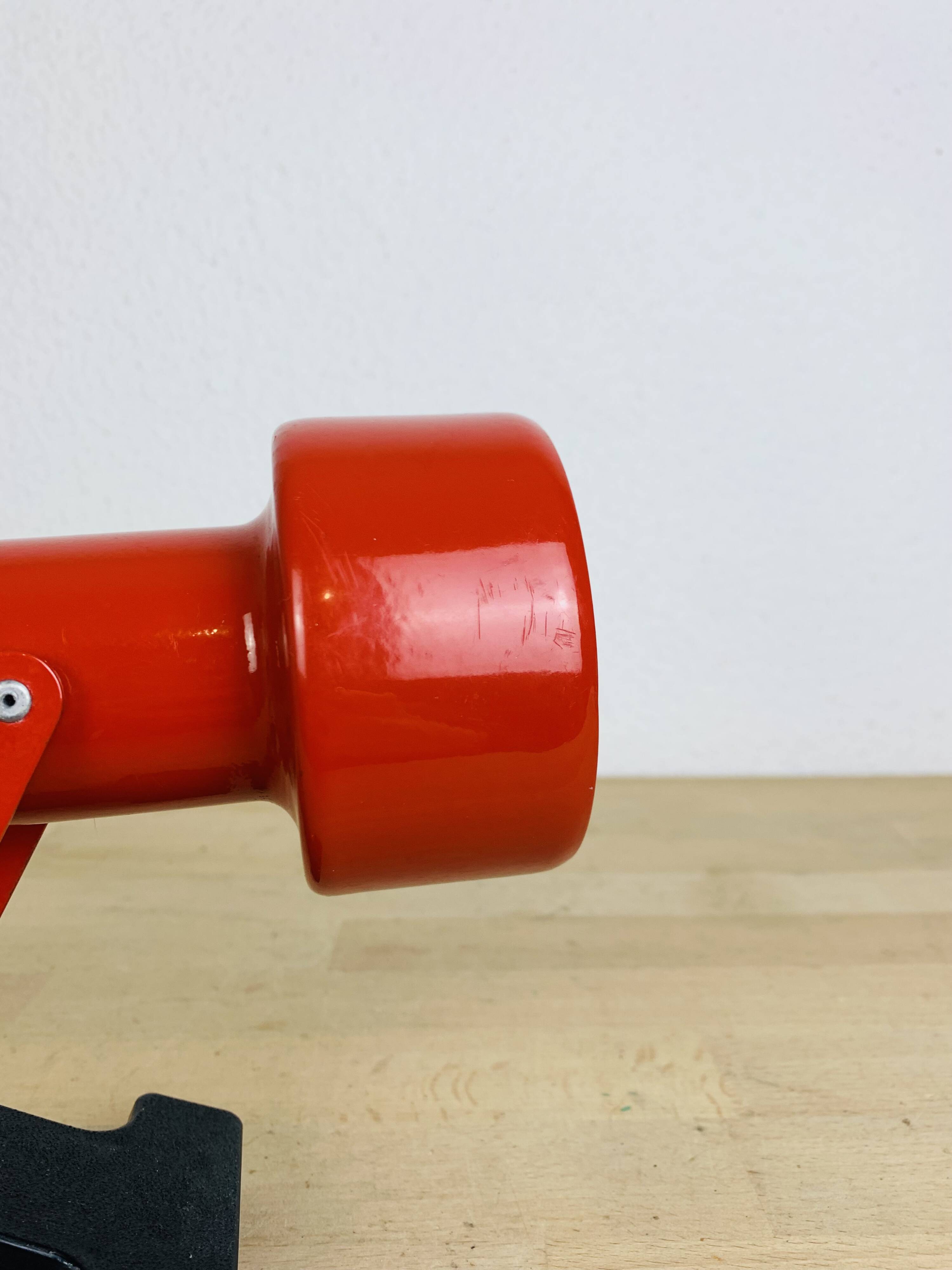 Applique spot pince rouge vintage
