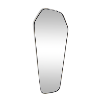 Asymmetrical mirror free-form rearview mirror