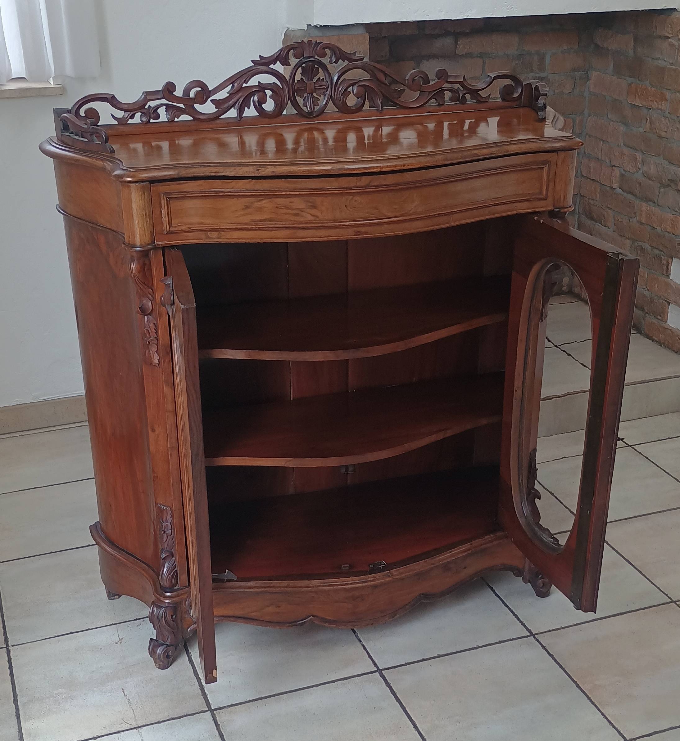 Meuble d'appui en placage de ronce de noyer style Napoléon III ou fin XIX
