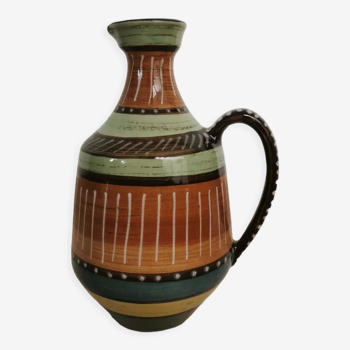 Vase with ethnic handle