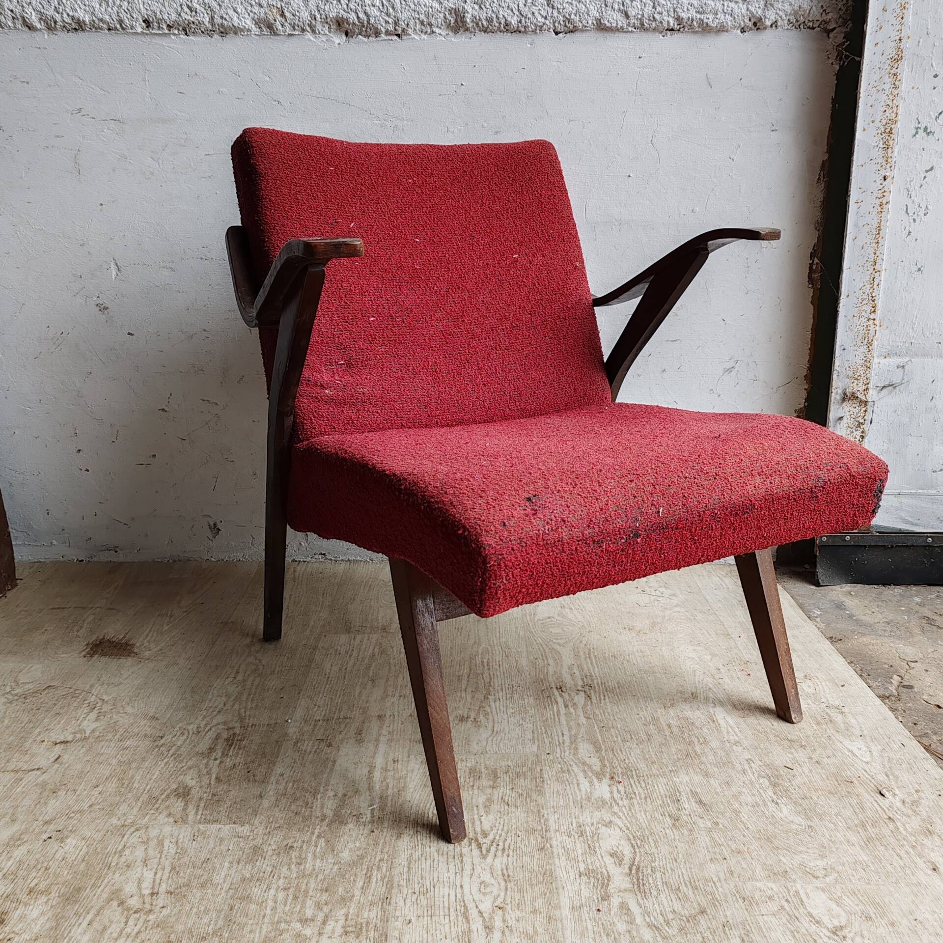 Fauteuil lounge Tatra vintage mi-siècle en bois cintré tchèque