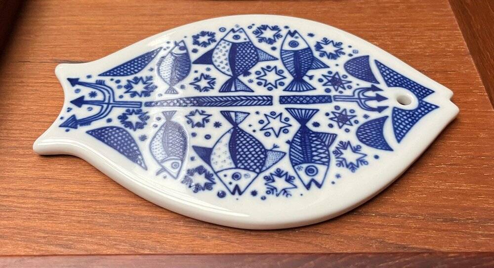Mid-century porcelain fish wall plate from Porsgrund, Norway, 1960s.