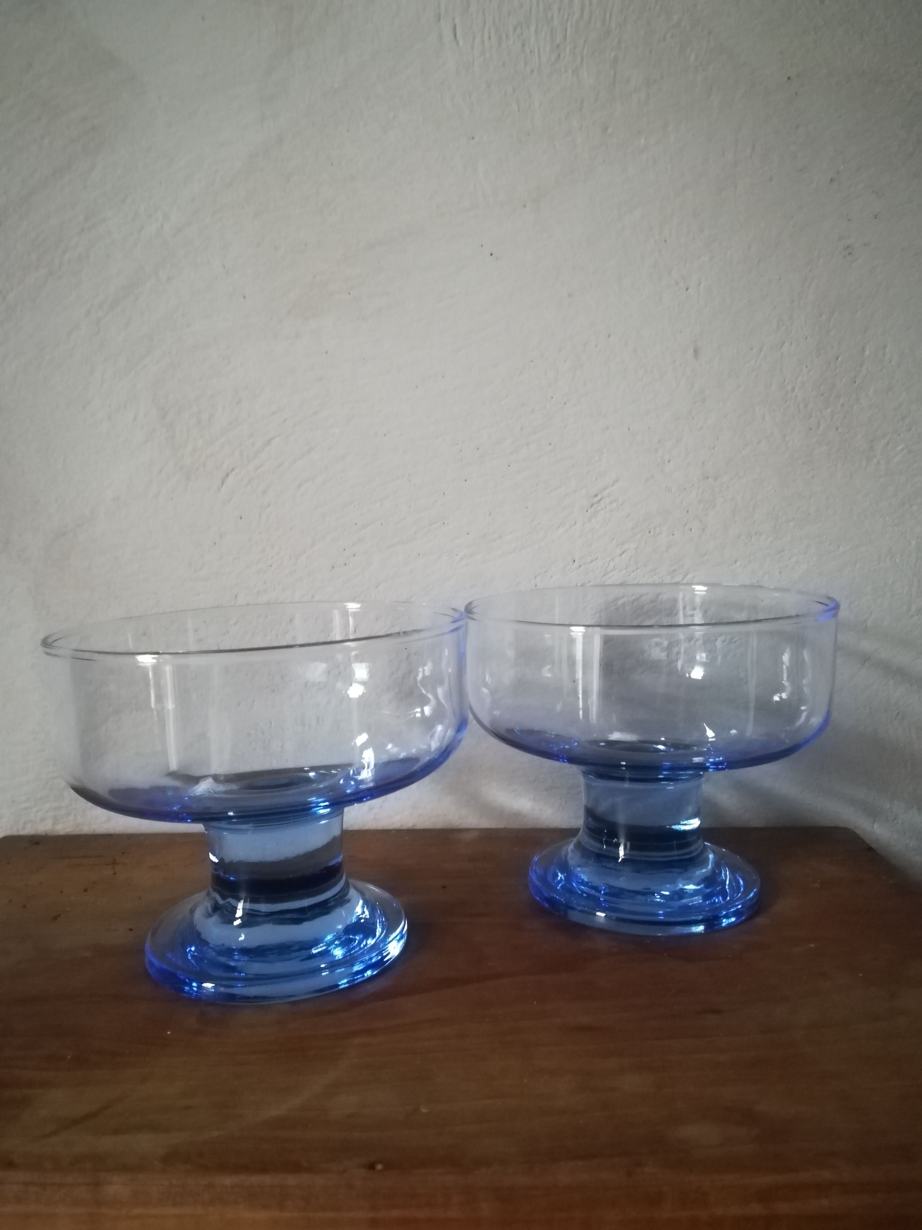 Set of 12 glass cups