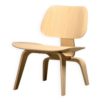 Charles & Ray Eames LCW Lounge Chair en frêne blanc Herman Miller