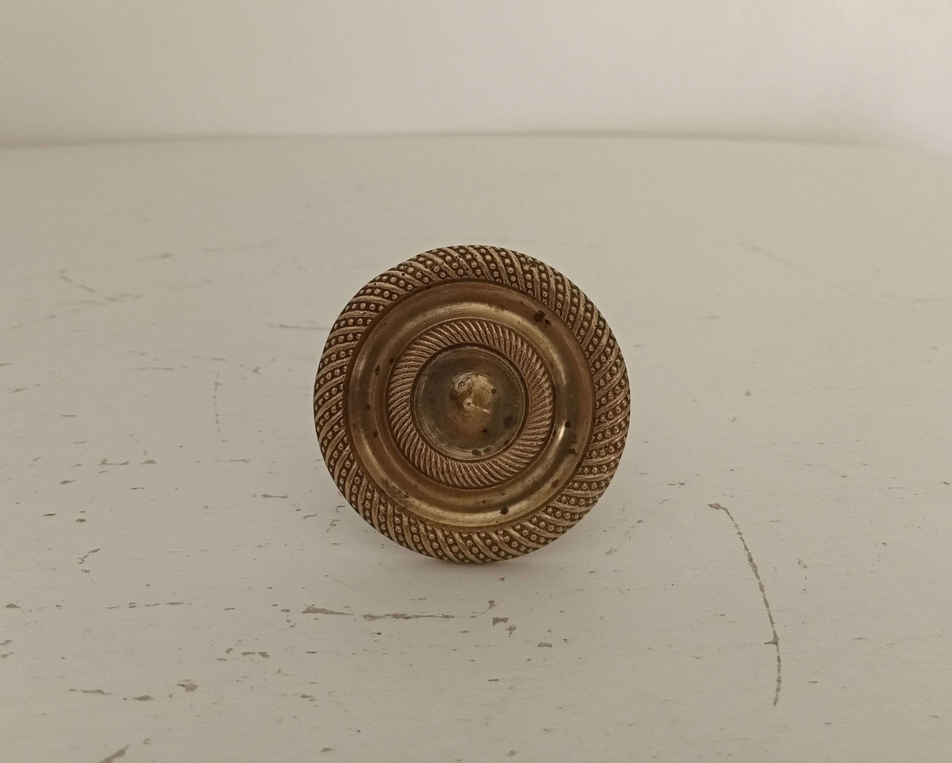 Bouton de meubles Empire en bronze XIXeme