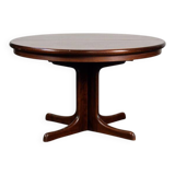 Table with central legs and 2 extensions.