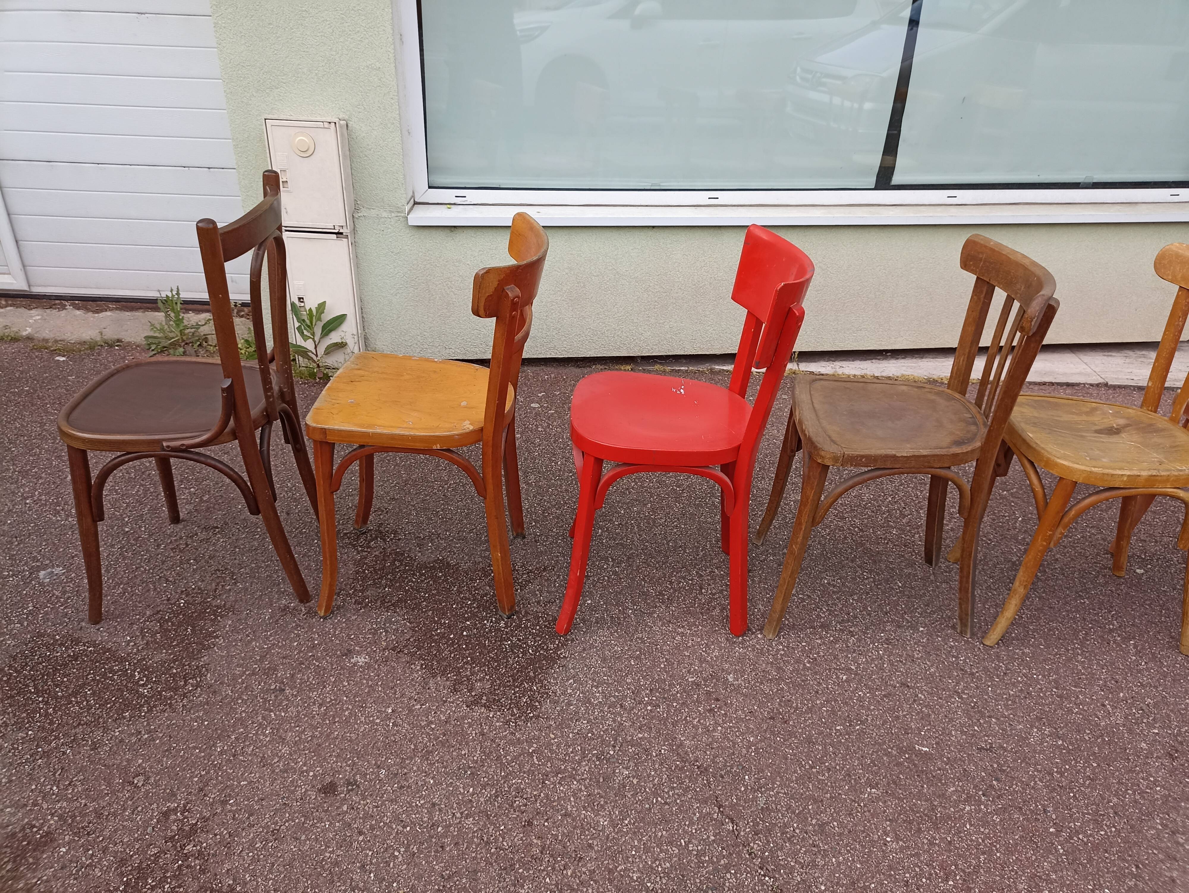 Set of 8 mismatched wooden bistro chairs - vintage