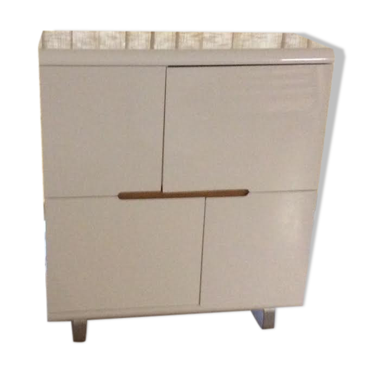 High furniture in white lacquered wood