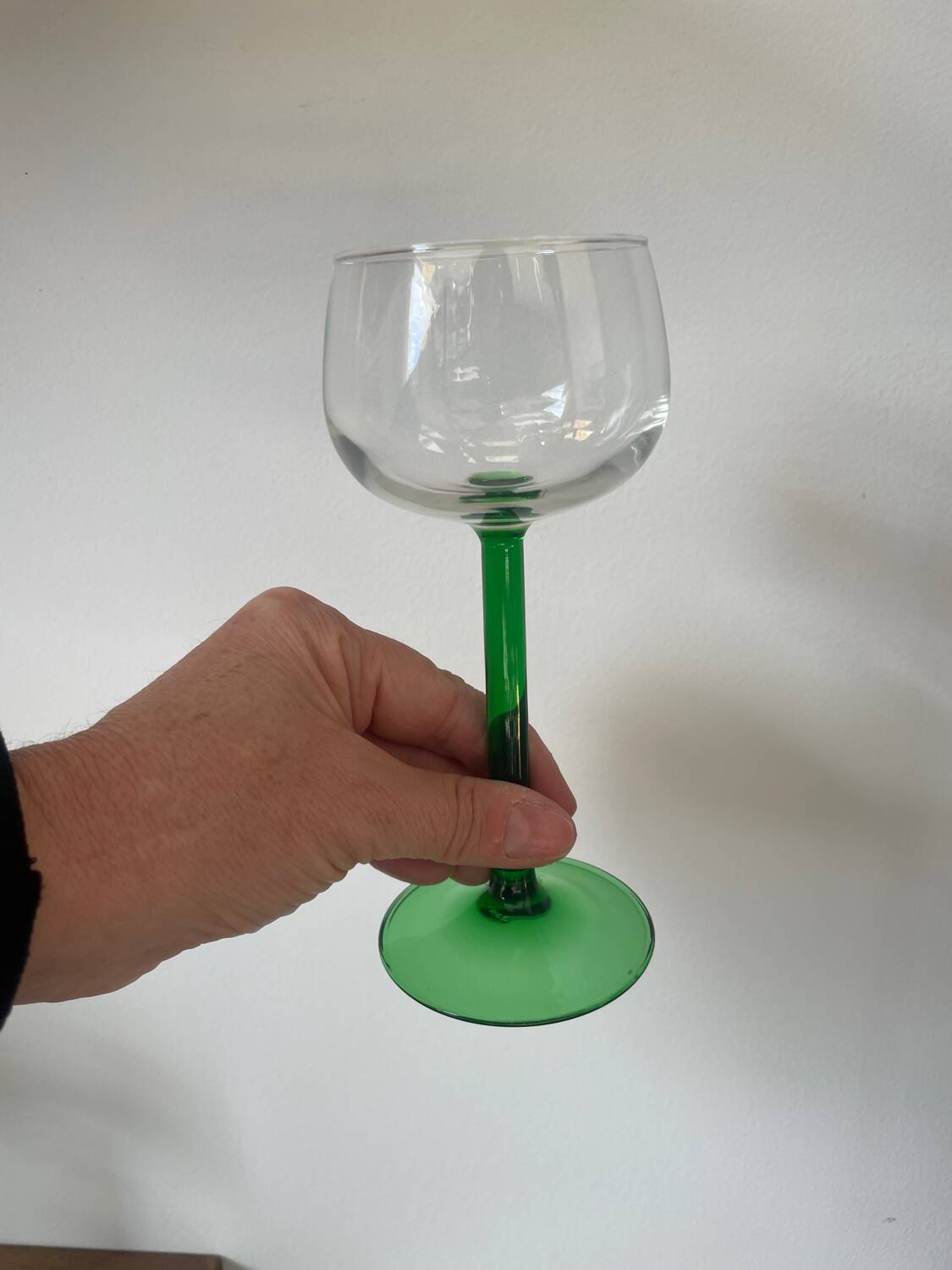 4 Alsace wine glasses, two-tone green stemmed glasses.
