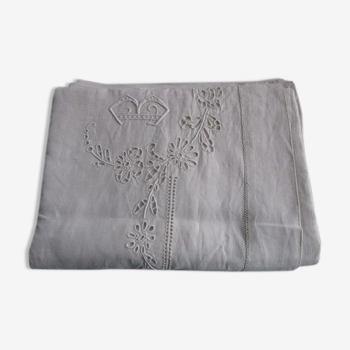 Drap ancien, broderies de jours et monogramme 320x230cm