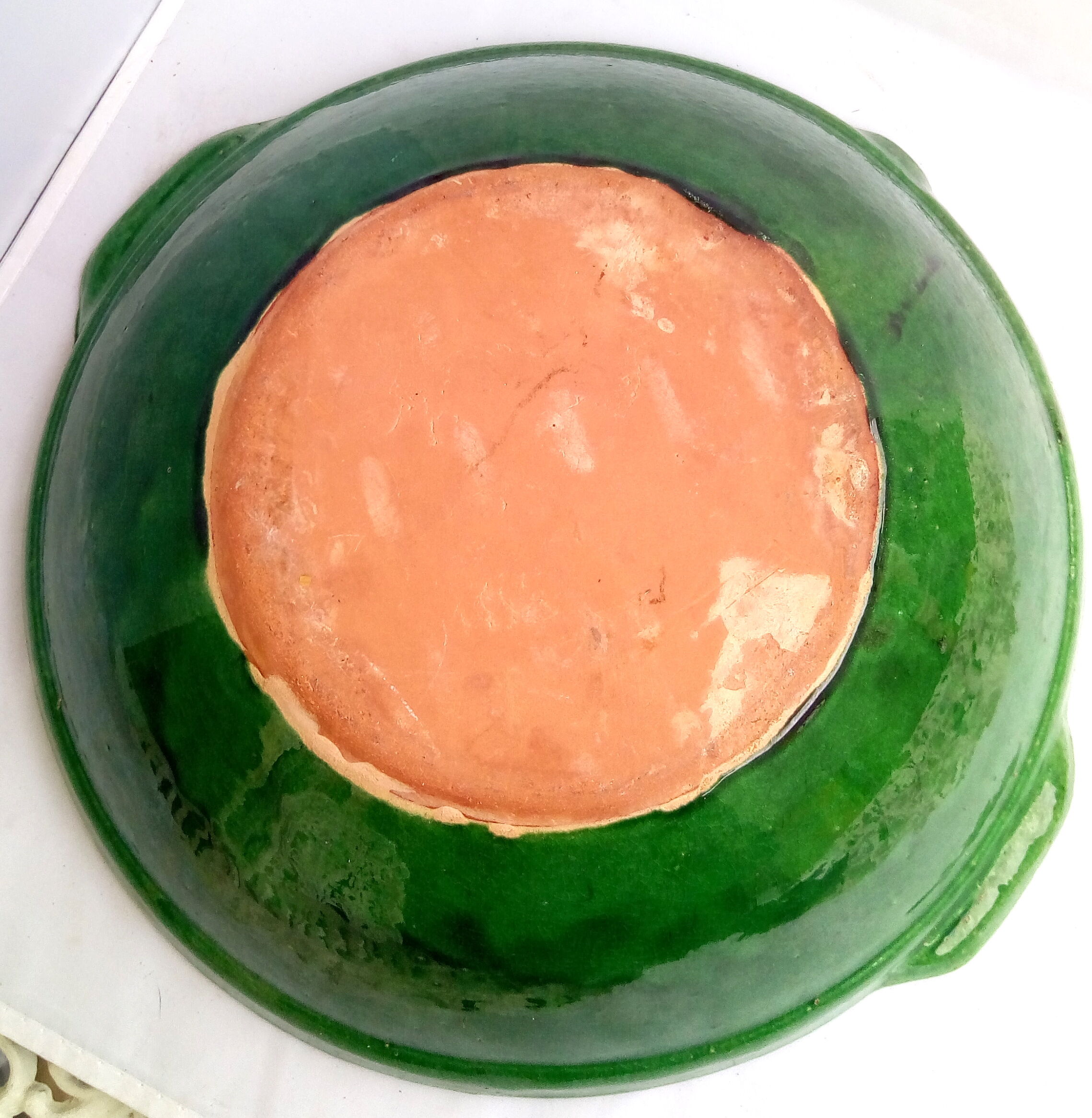 Saladier provençal en céramique vert vif