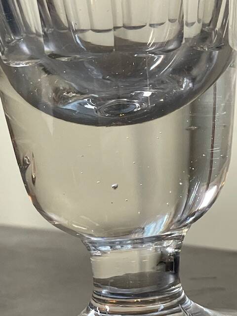 verre ancien à absinthe taillé à 12 pans