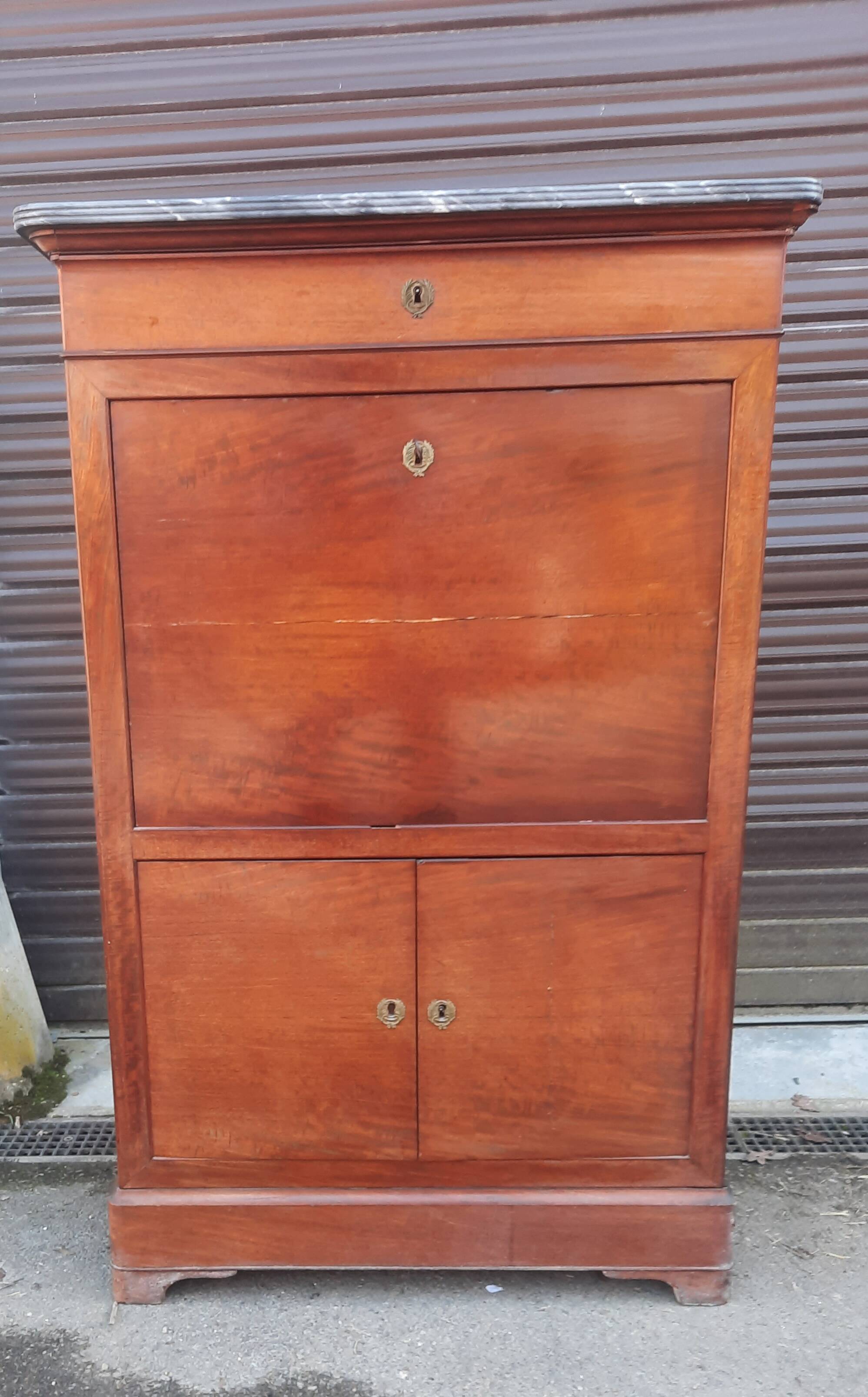 Secretary in veneer from the nineteenth century