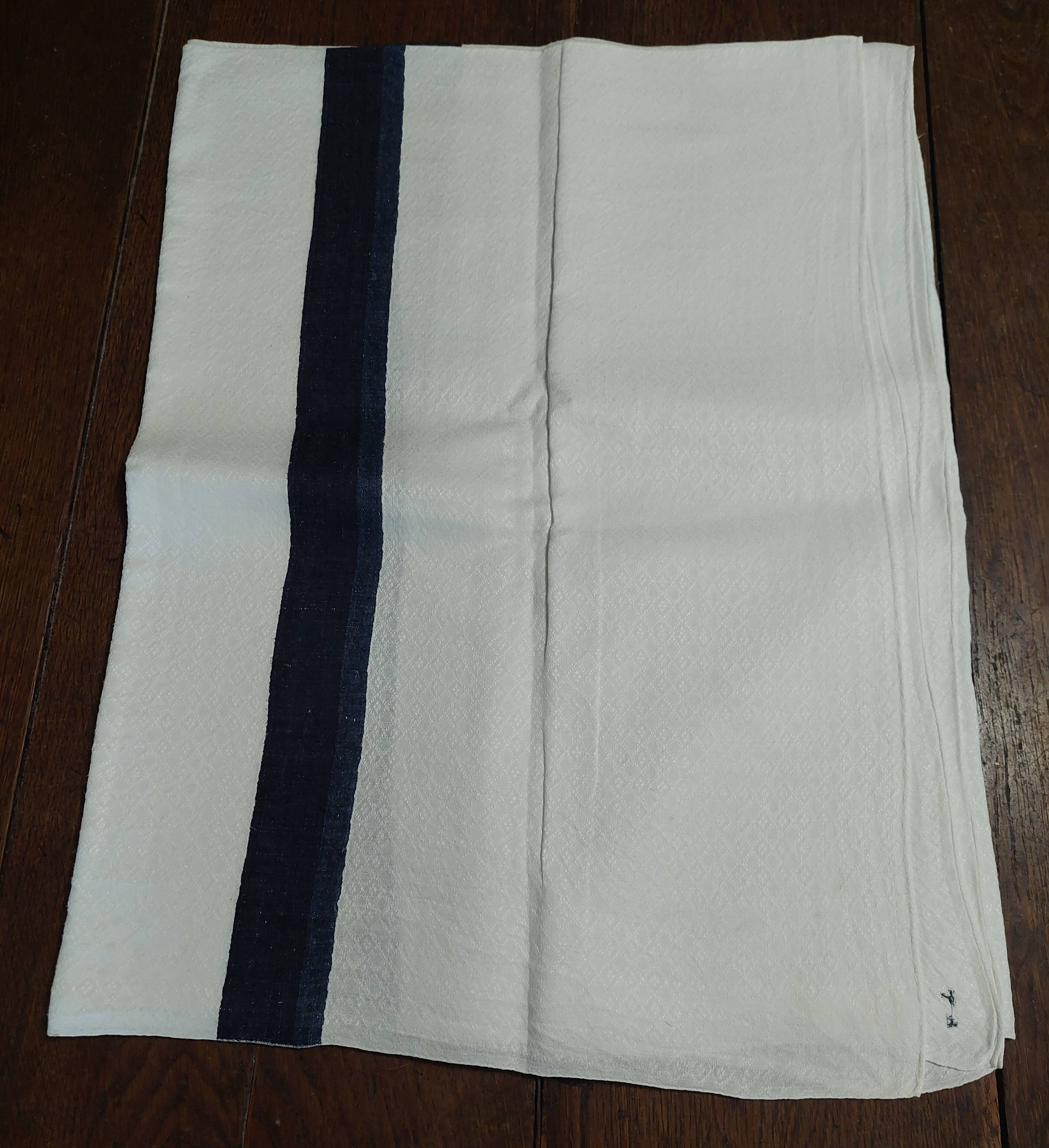 Nappe ancienne fil damassé