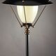 Lampadaire tripode de forme réverbère en fer et verre