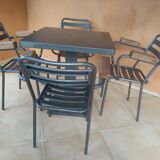 Ensemble table et 4 fauteuils bistrot jardin Tolix Xavier Pauchard  années 1950