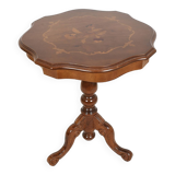 Pedestal table or side table, carved wooden legs, inlaid veneer on the top.