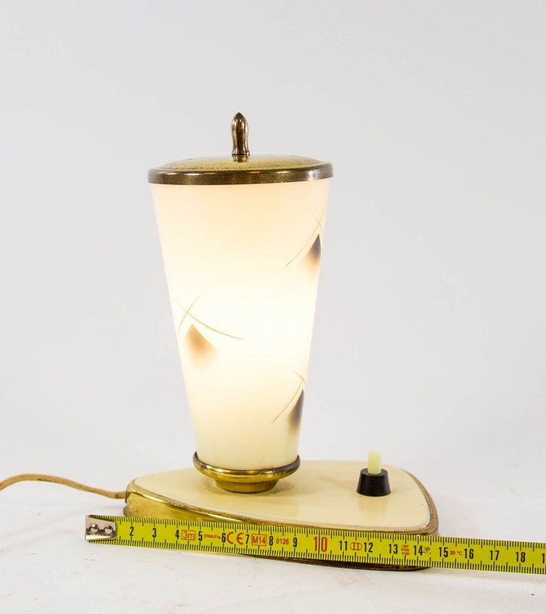 Lampe de table verre opalin et base laiton années 50