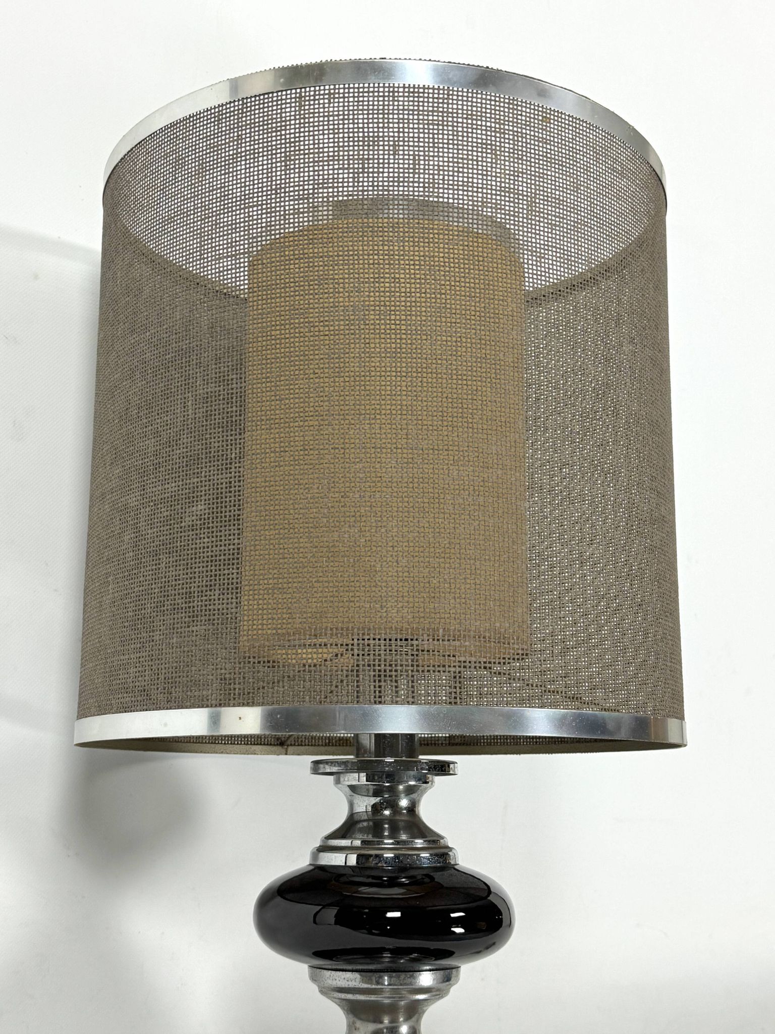 Space age Table lamp in chrome and lacquer. Italy 1970s
