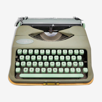 Typewriter hermes baby rocket lime green with its brown suitcase revised ribbon new