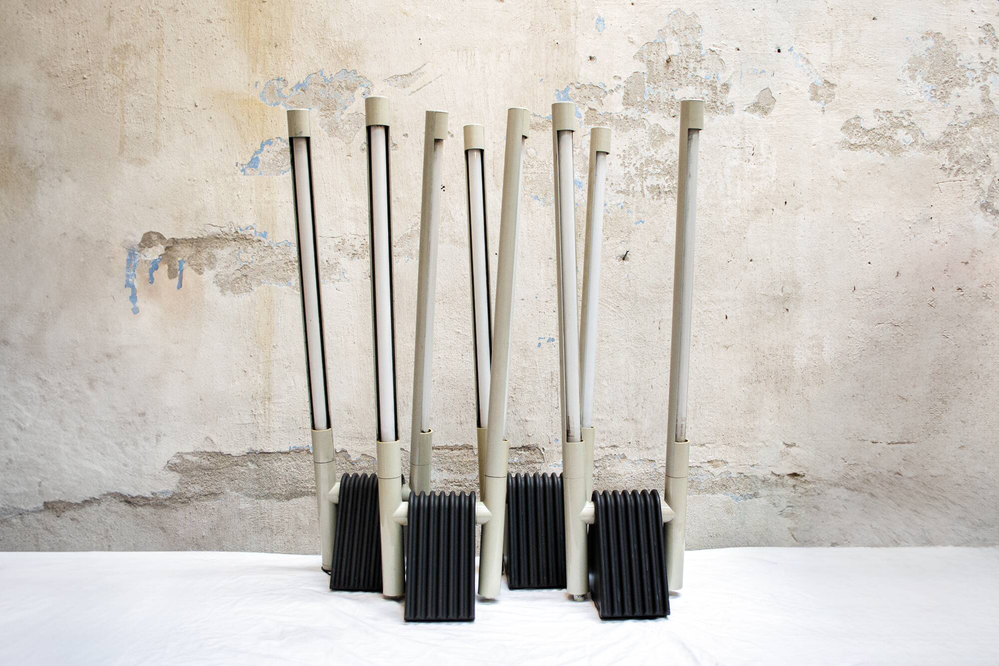 Lampada da tavolo Sistema Flu di Rodolfo Bonetto per Luci Italia 1981