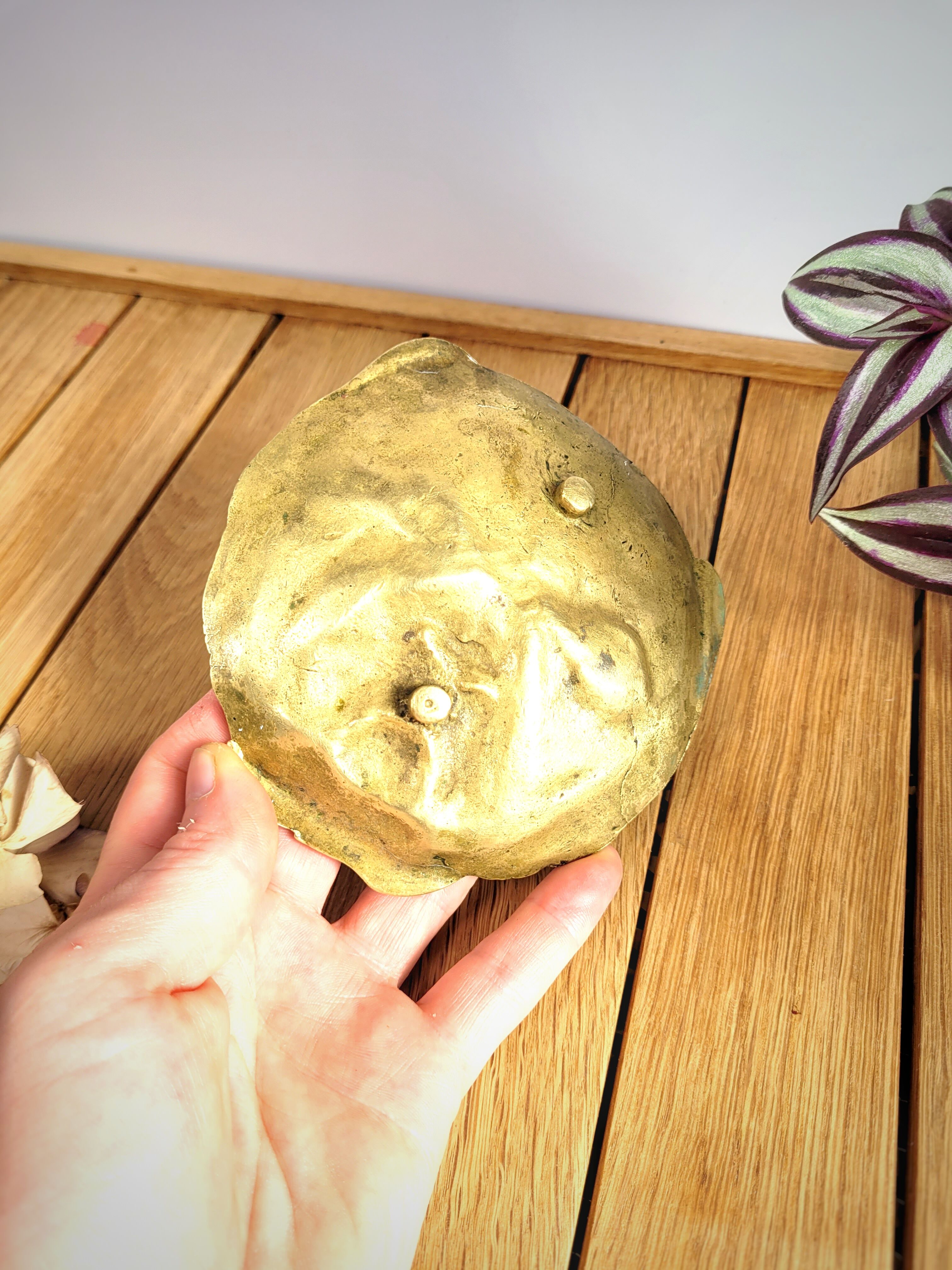 Empty pocket Brass Bulldog