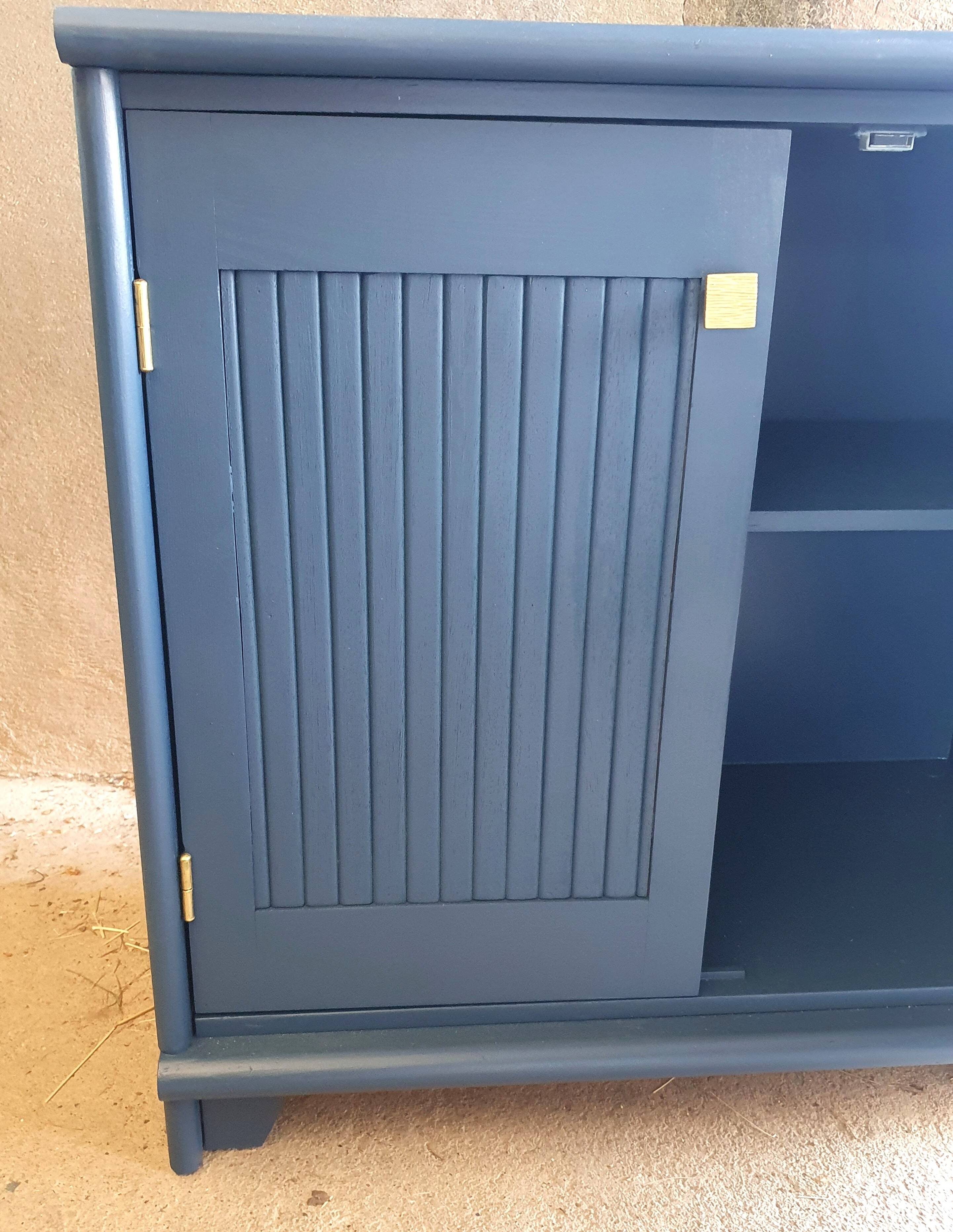 2-door chest of drawers