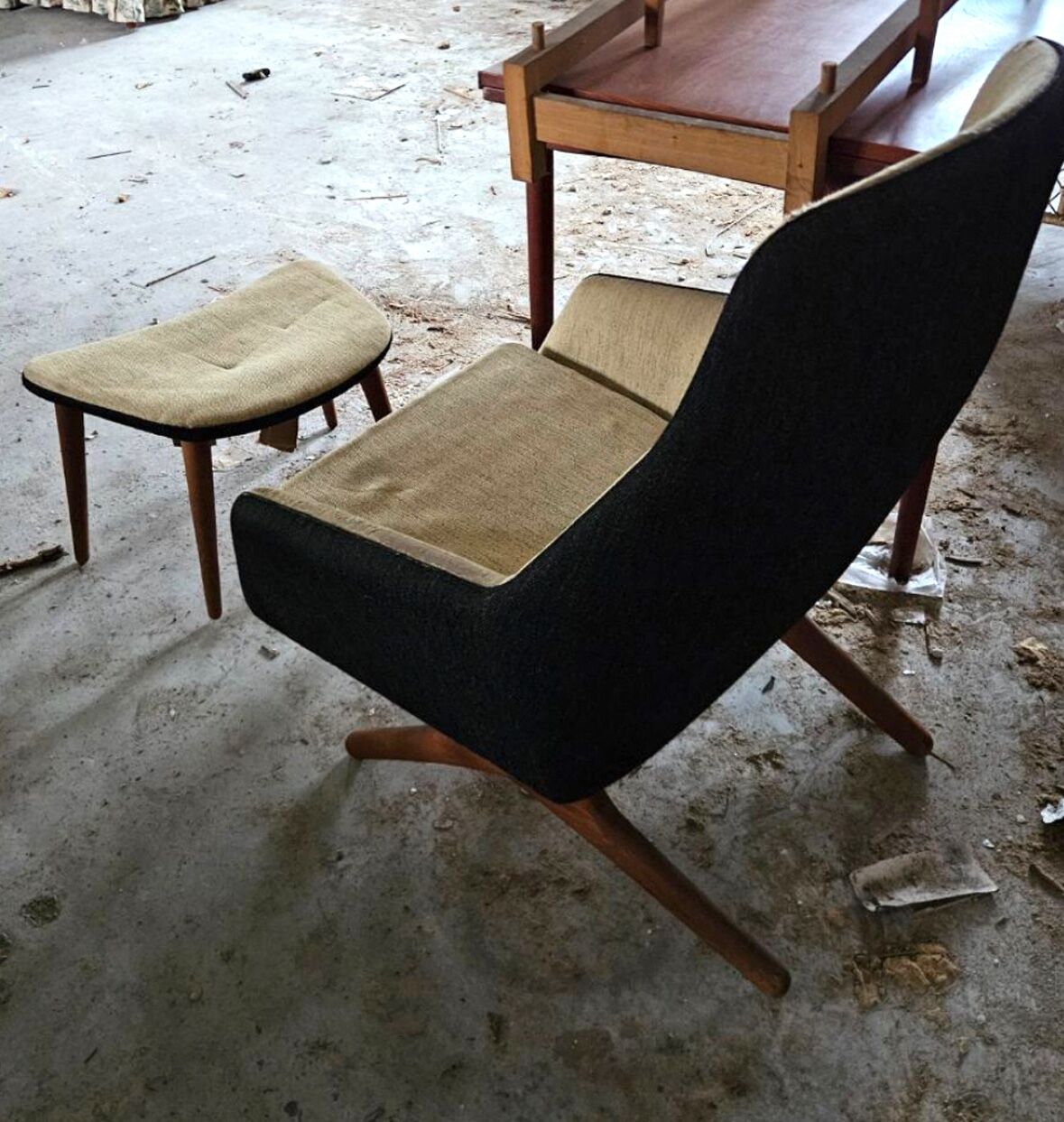 Illum Wikkelsø Lounge Chair for Mikael Laursen 1960s / New Upholstered!