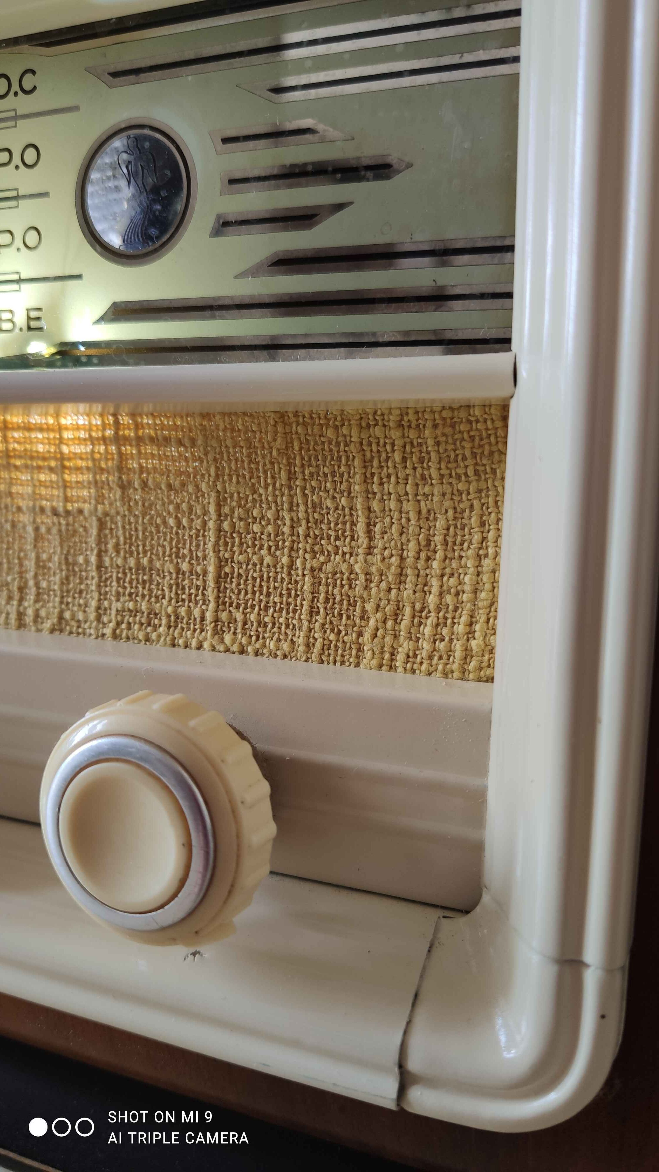 Sonneclair radio – green ribbon model (1952) – Bluetooth compatible