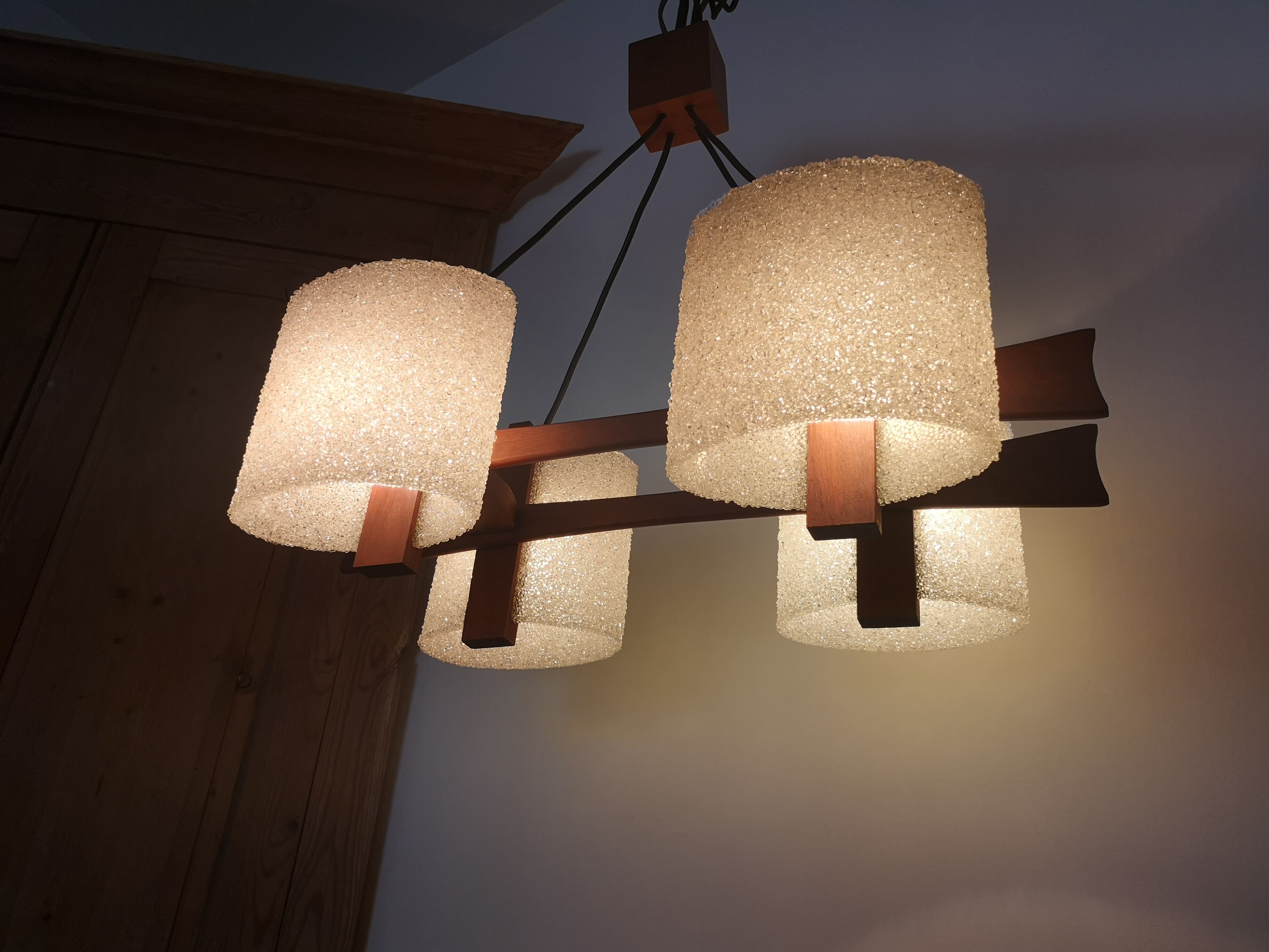 Scandinavian style hanging lamp in perspex and wood