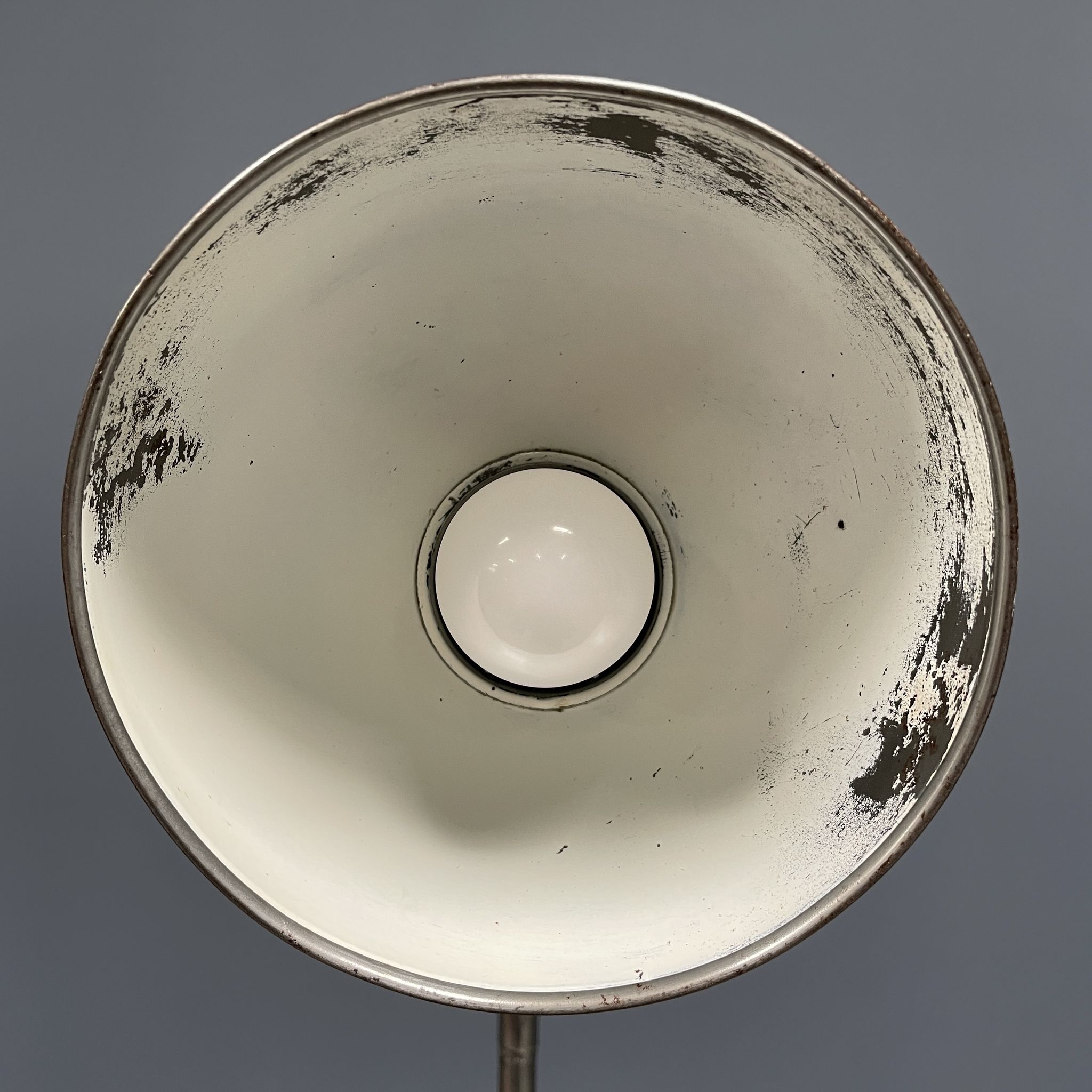 Lampe de table d’atelier Kaiser idell modèle 6726 polie des années 1930