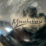 Plat en céramique émaillée signé R Steenbakkers des années 70