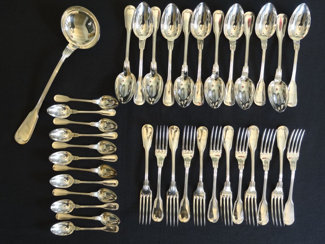 Housewife 37 pieces model with silver metal nets