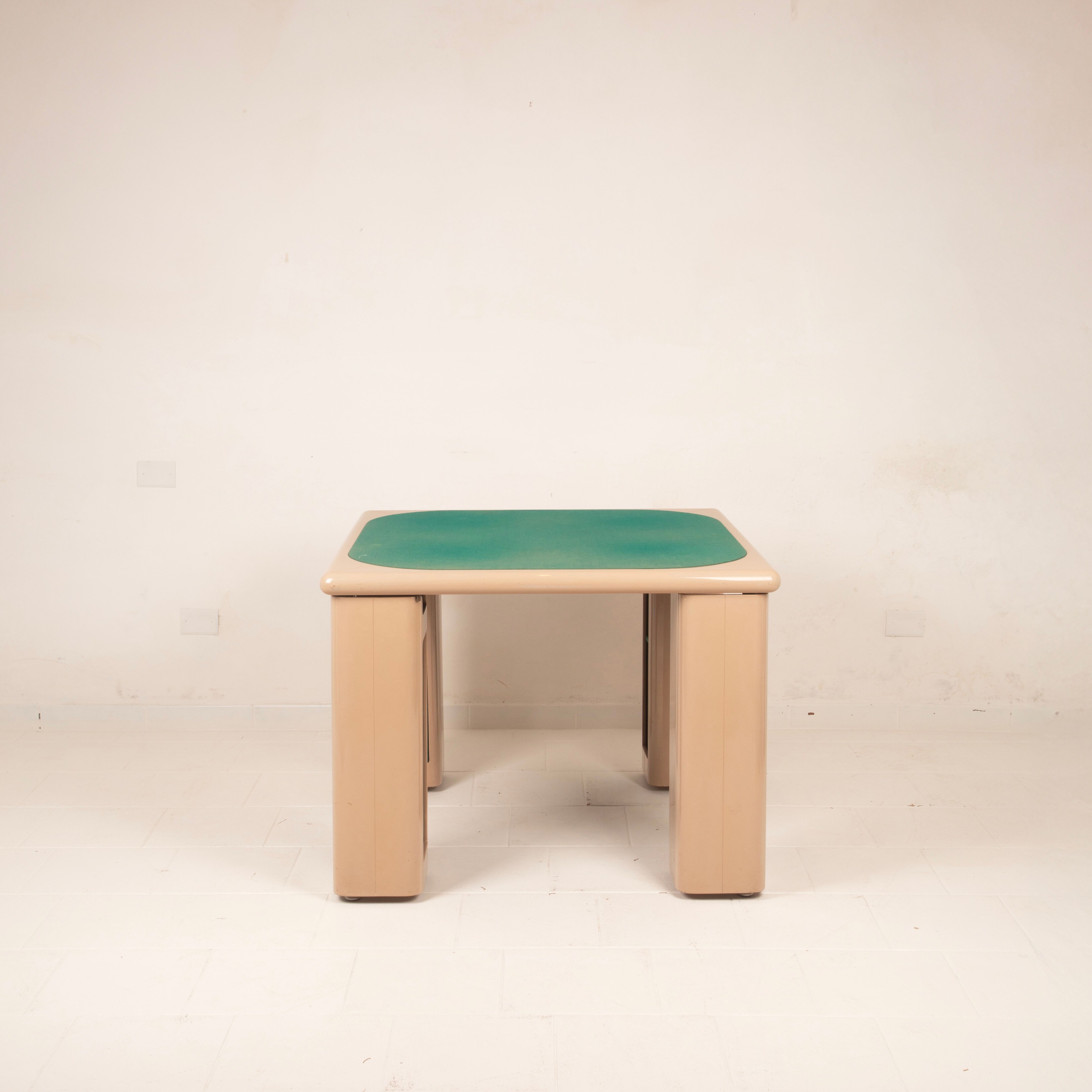 Pierluigi Molinari Lacquered Wood and Green Felt Game Table for Pozzi 1970