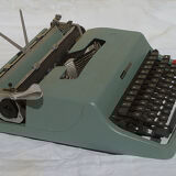 Typewriter, olivetti lettera 32