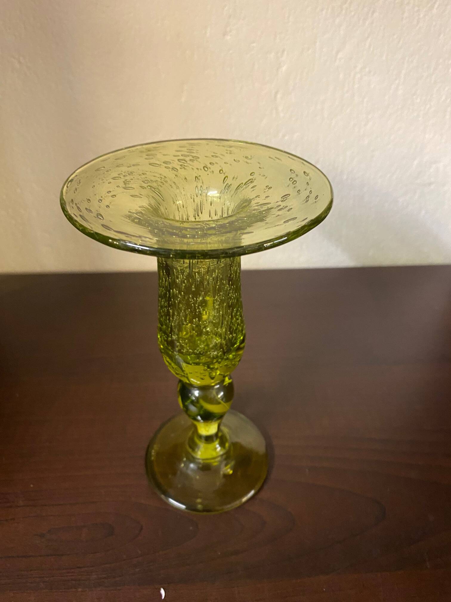 Biot candle holder in blown glass with anise green bubbles and handle