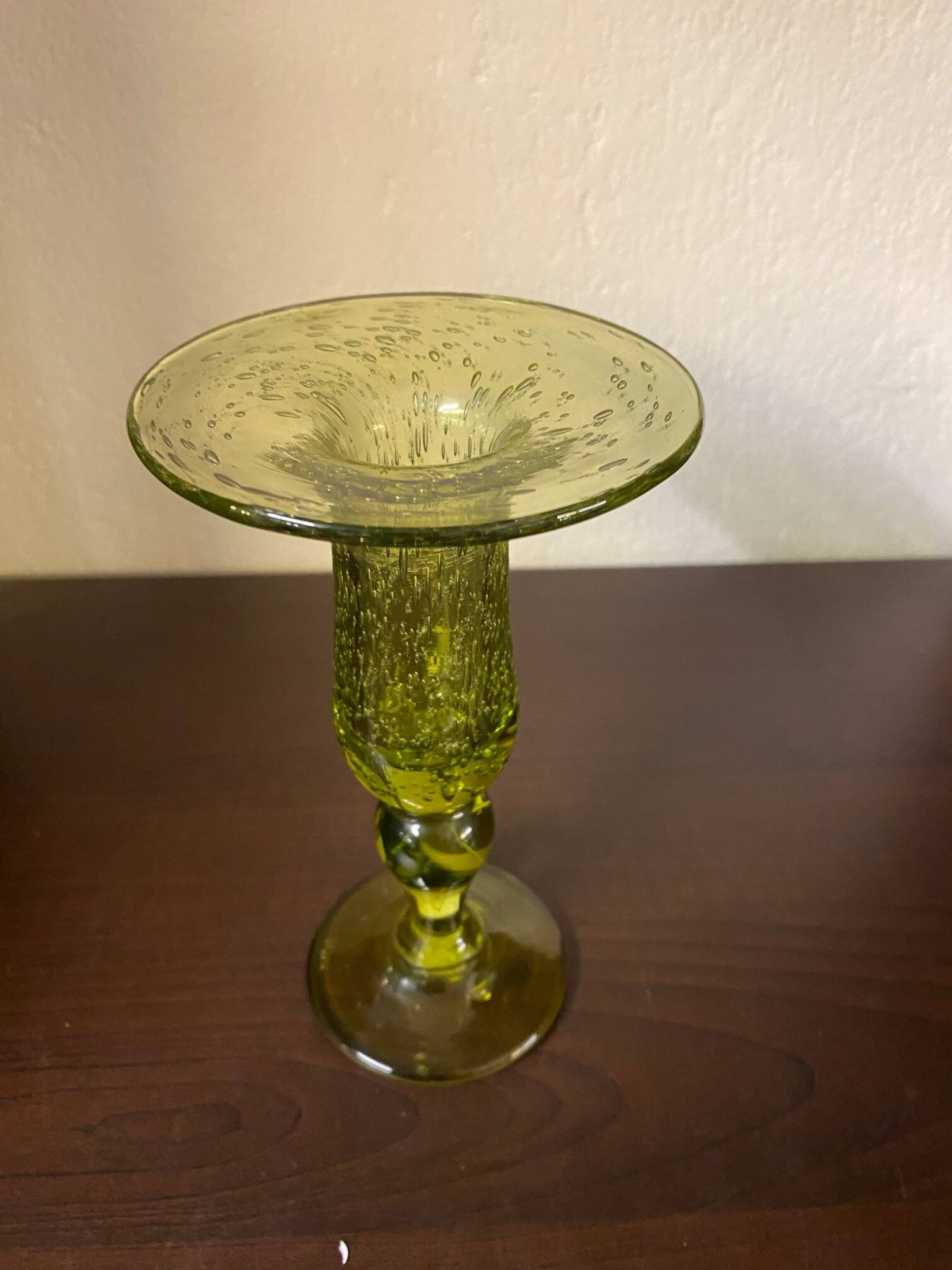 Biot candle holder in blown glass with anise green bubbles and handle