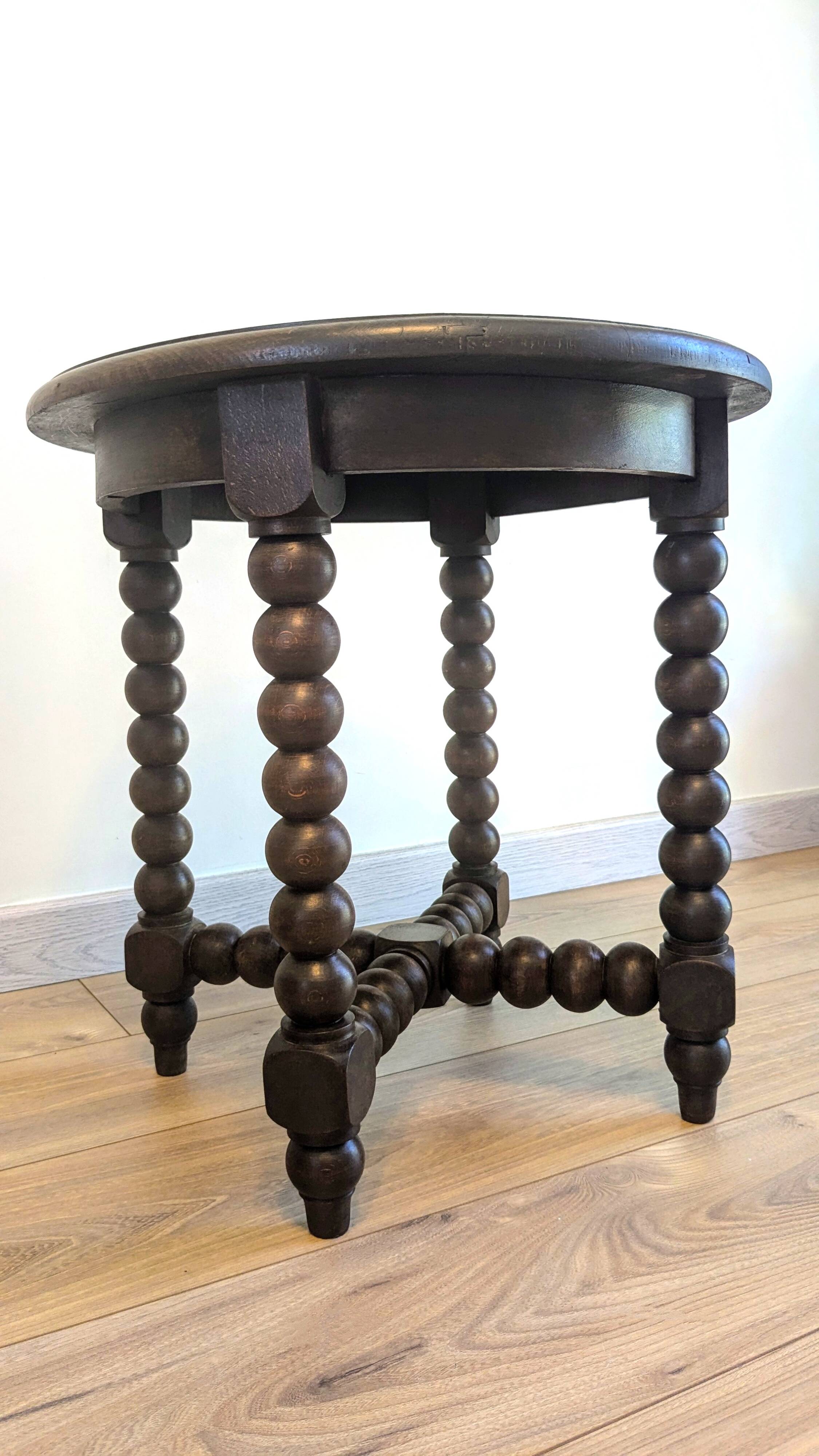 Antique side table with turned legs in solid wood, Louis XIII style