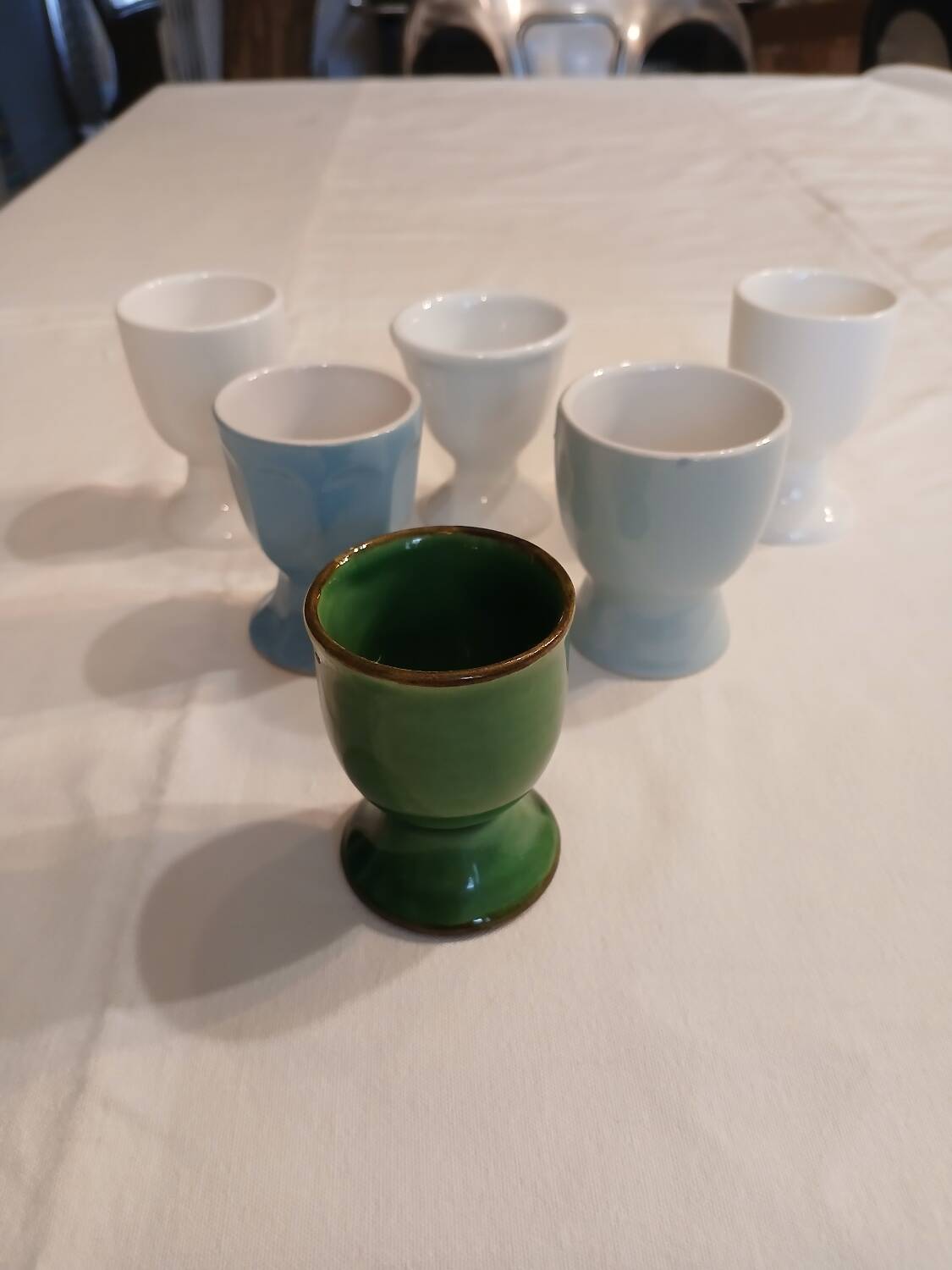 6 coquetiers anciens dépareillés