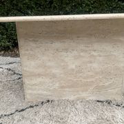 Table basse en travertin 