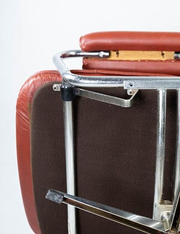 fauteuil Rembourré En cuir Rouge Et Cadre En Métal, De Design Danois Des Années 1960
