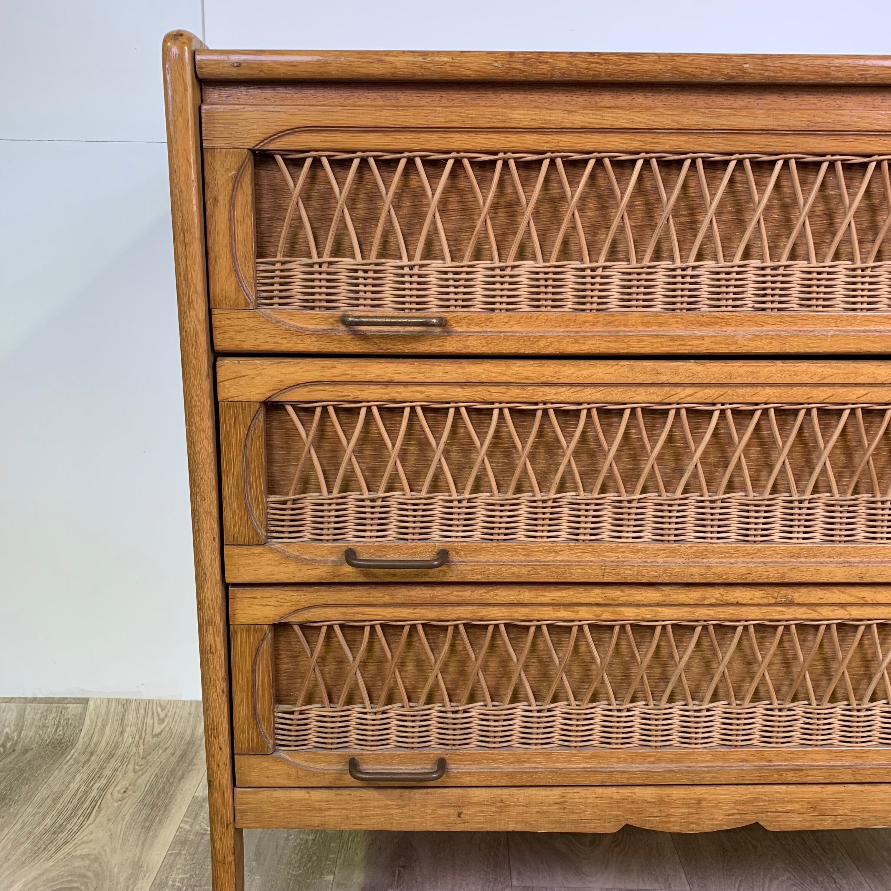 Vintage Wicker chest of drawers