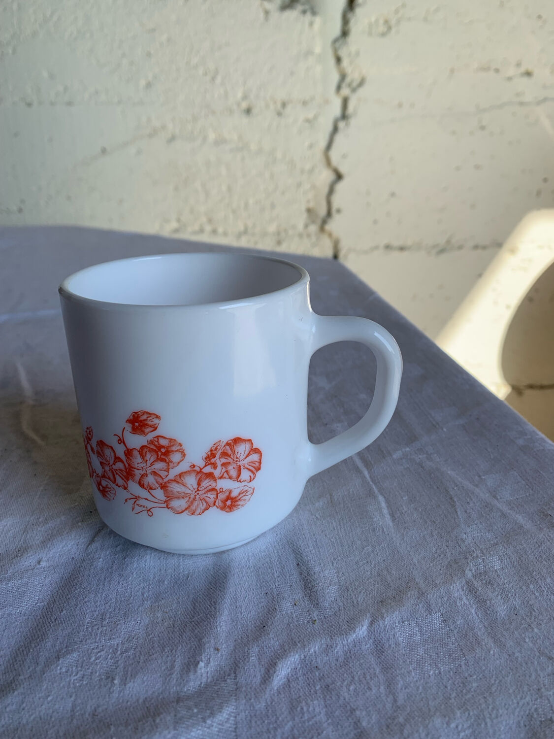 Set of 6 vintage Arcopal cups